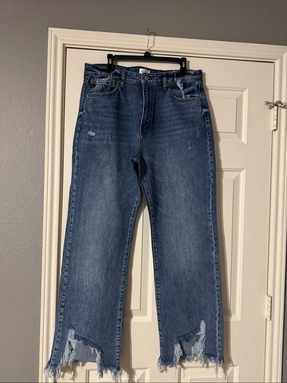 KanCan Blue Distressed Ankle Crop Jeans
